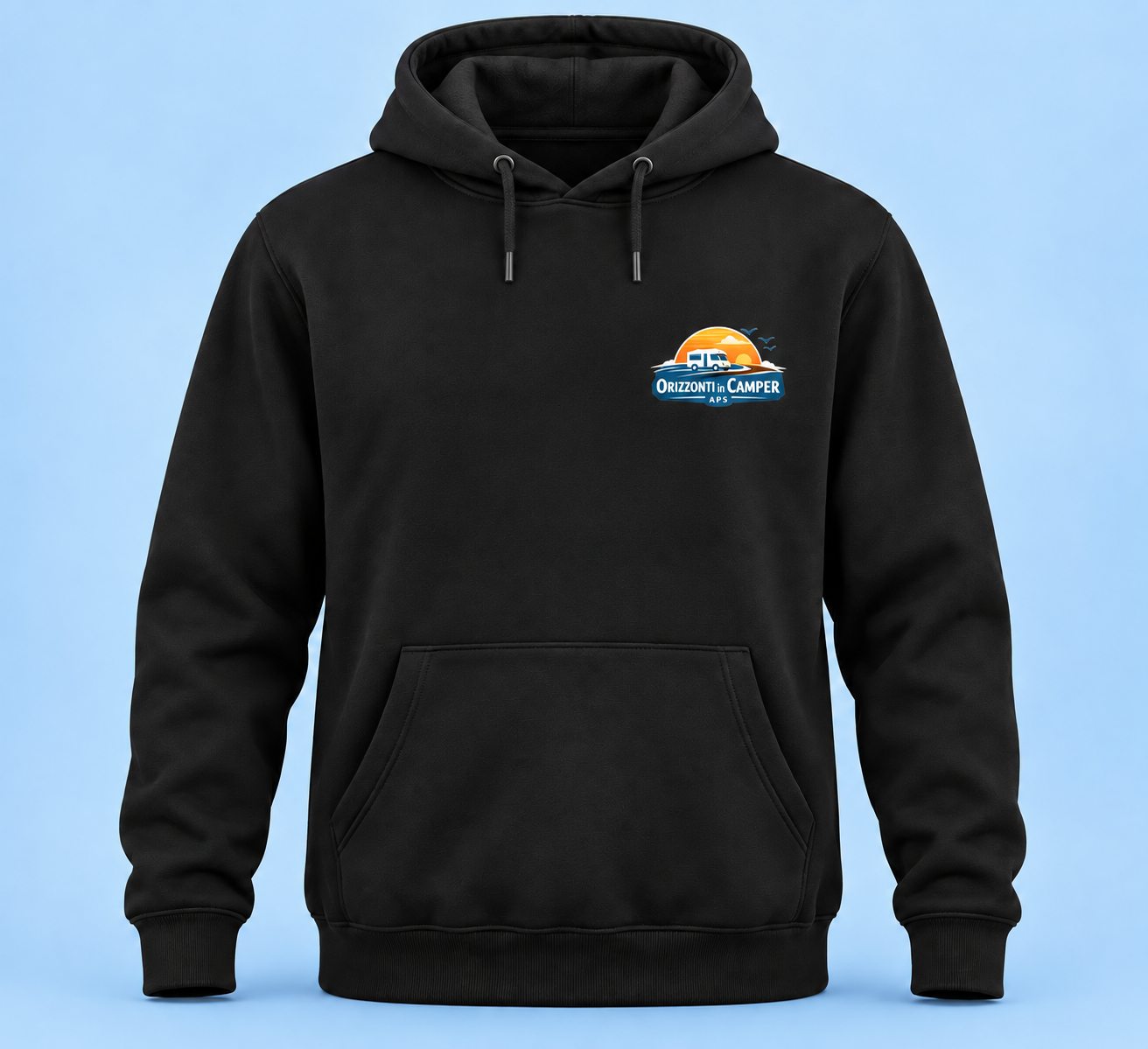 Mockup illustrativo della felpa nera Orizzonti in Camper